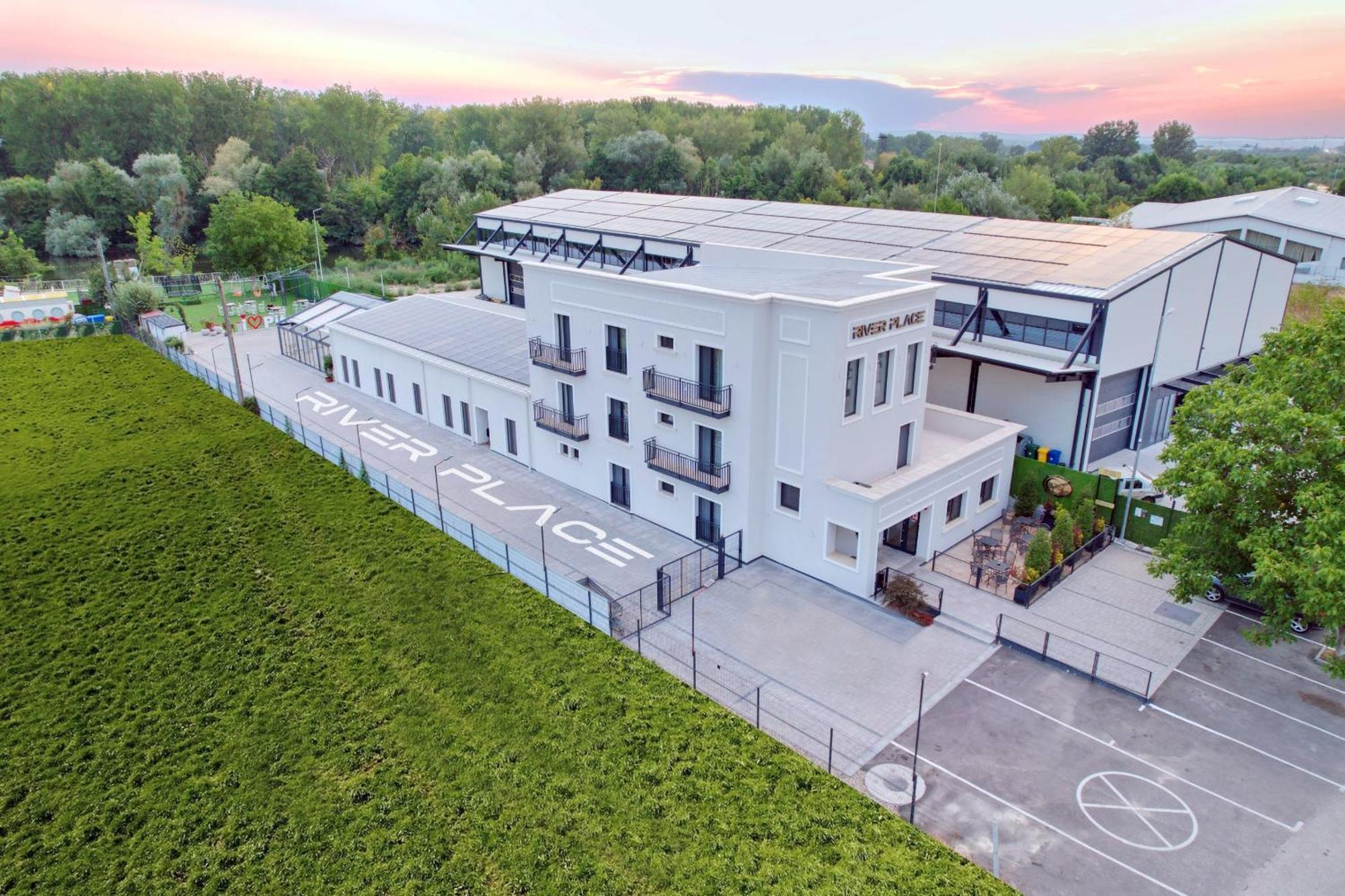 River Place Pitesti Exterior photo