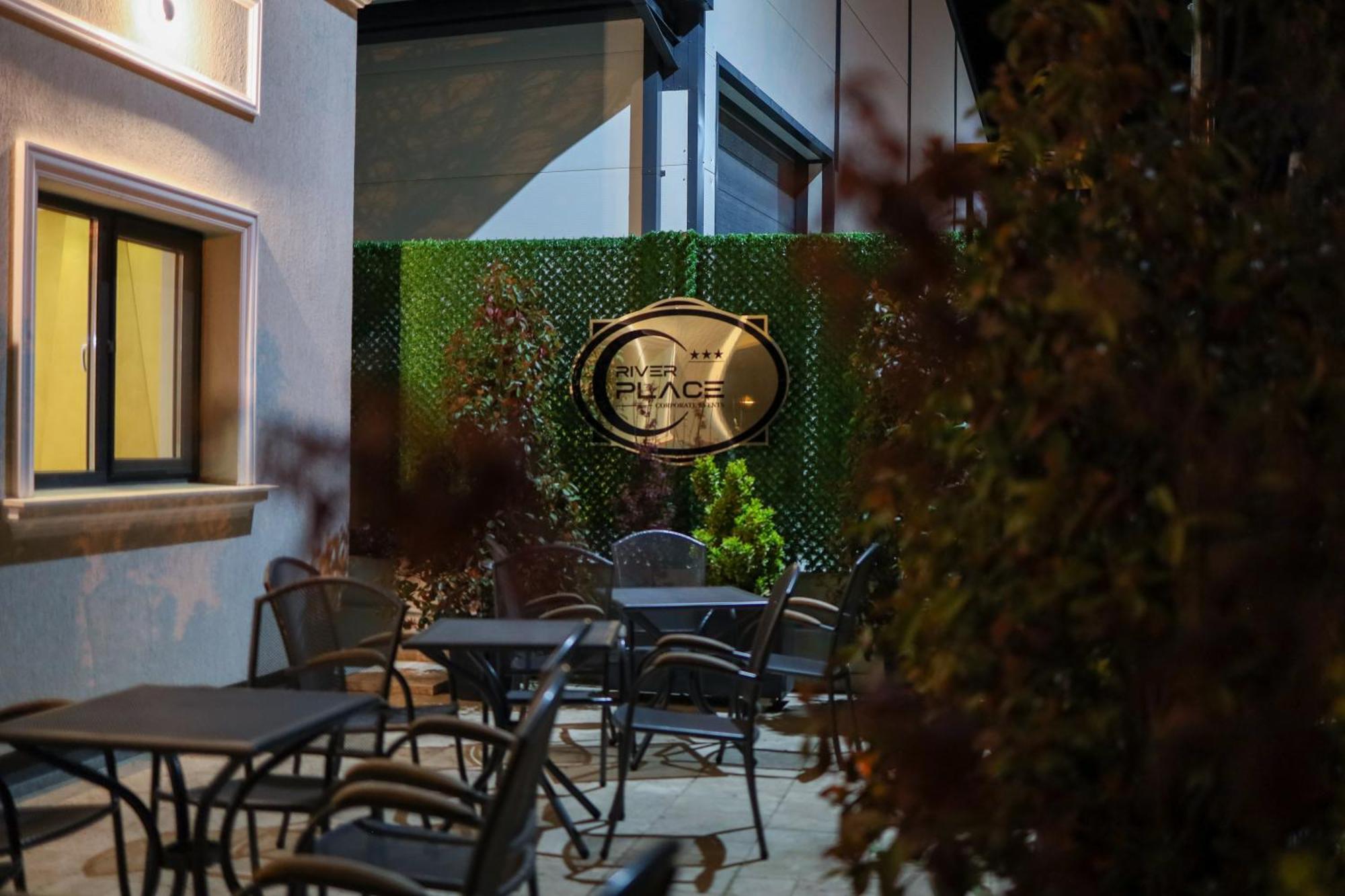 River Place Pitesti Exterior photo