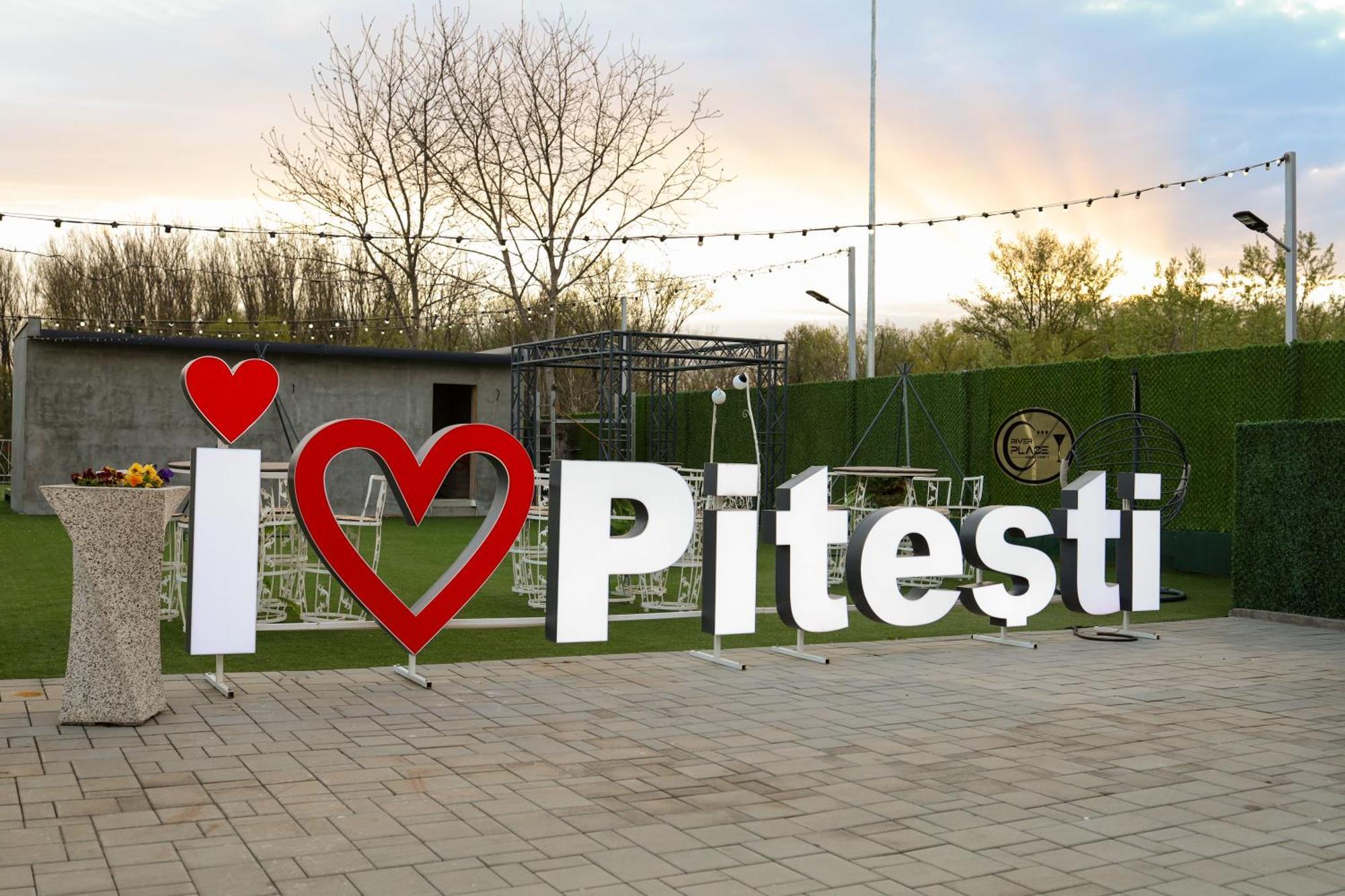 River Place Pitesti Exterior photo