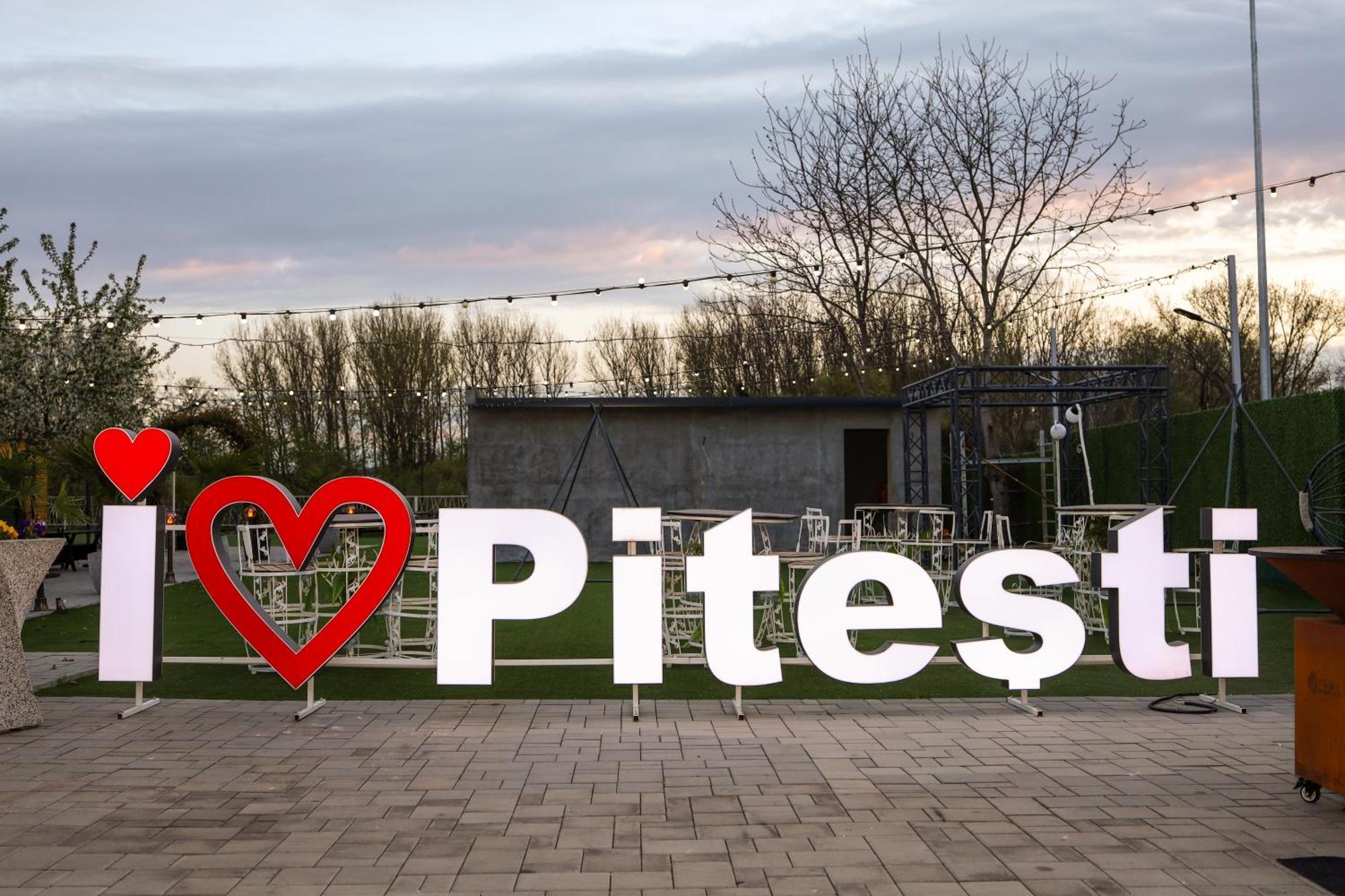 River Place Pitesti Exterior photo